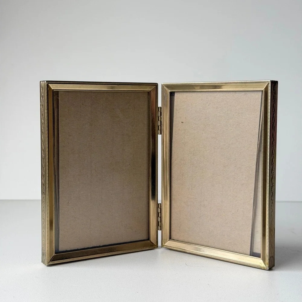 Vintage Brass Double Hinged Picture Frame 3.5x5 Gold Beaded Edge
